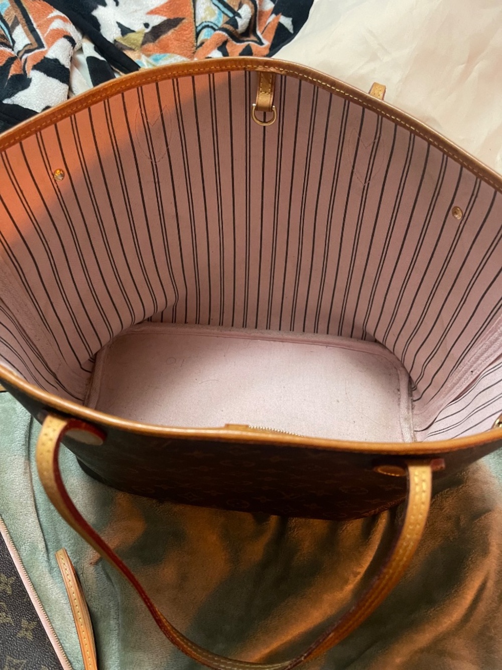 Louis Vuitton Monogram MM Neverfull - Picture 3 of 6